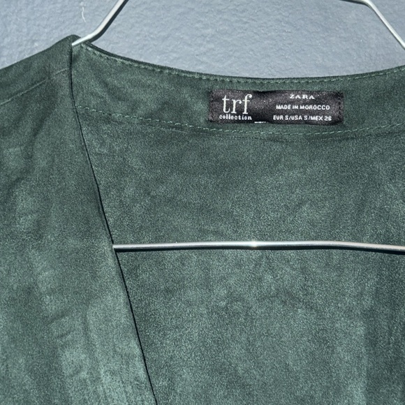 ZARA GREEN FAUX SUEDE VNECK GOLD BELT ROMPER SMALL - Picture 3 of 6